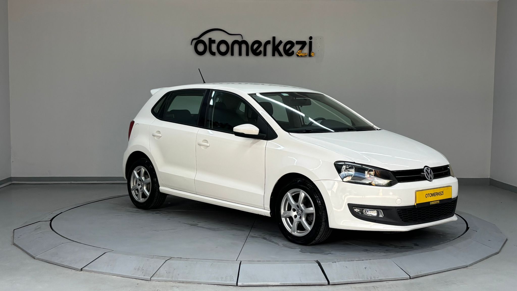 VOLKSWAGEN POLO 2